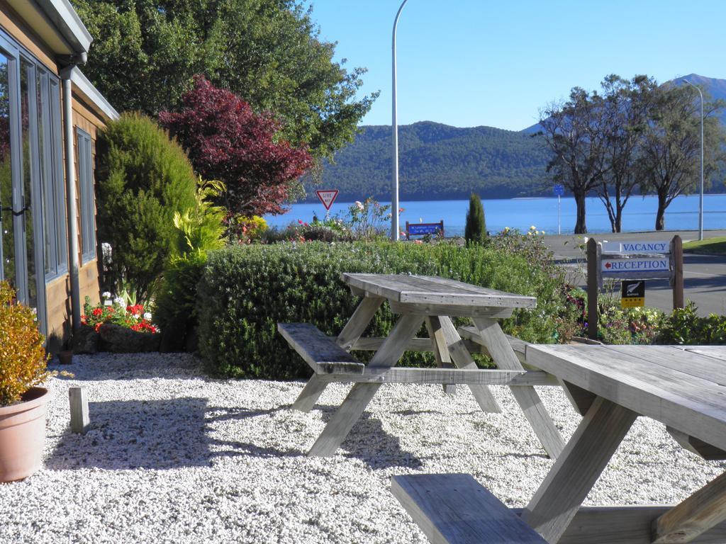 Lakefront Lodge Te Anau Exterior photo